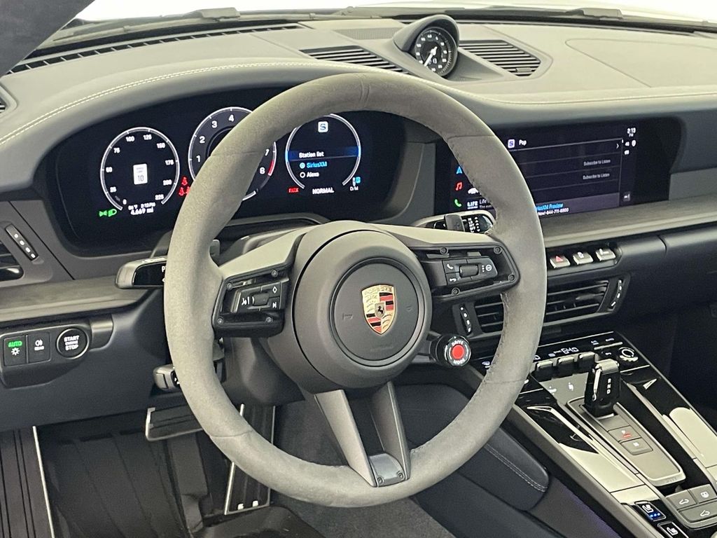 2026 Porsche 911 Carrera GTS - 3