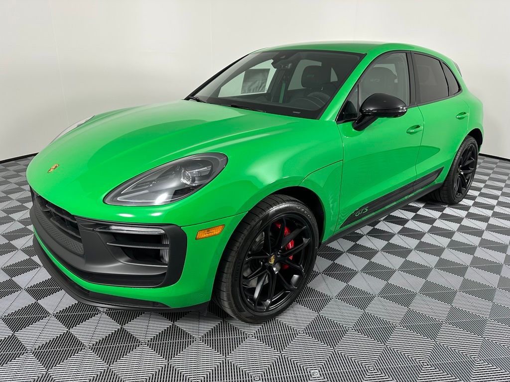 Thumbnail: 2026 Porsche Macan - 7