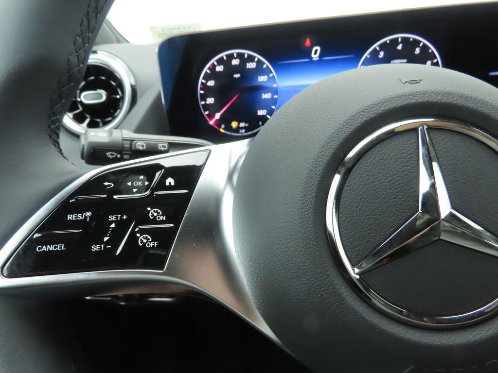 2025 Mercedes-Benz GLA 250 11