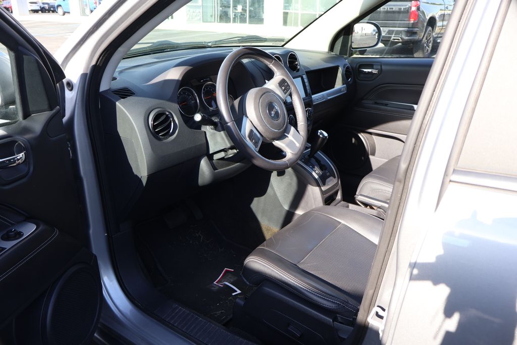 2017 Jeep Compass Latitude 12