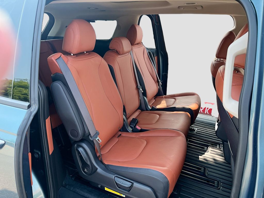 Used 2025 Blue Kia SX image 29