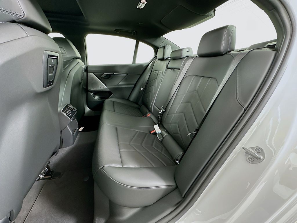 Thumbnail: 2026 BMW 5 Series - 17