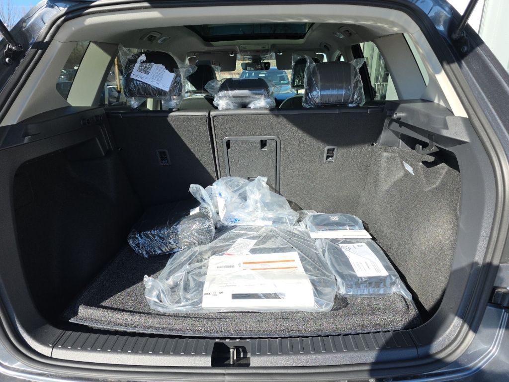 2026 Volkswagen Taos 1.5T SE Gray at Sutliff Volkswagen