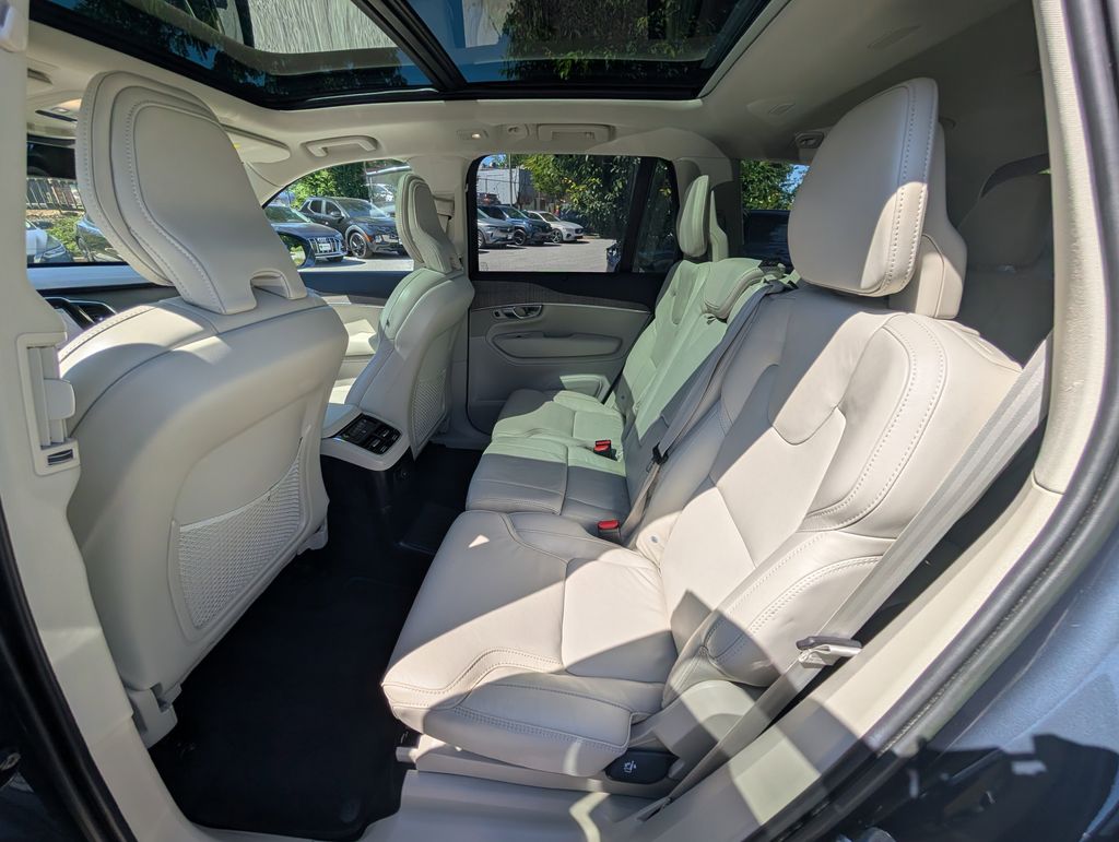 Used 2023 Blue Volvo Ultimate image 7