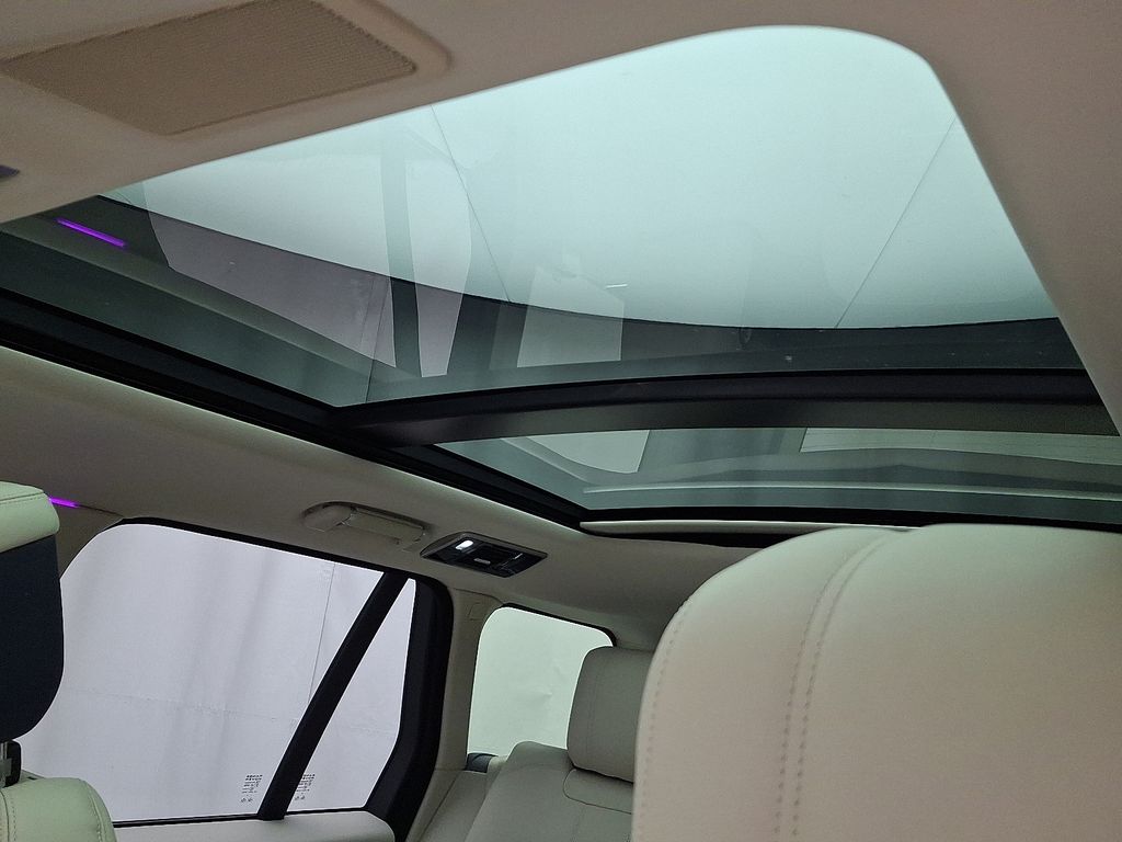 Thumbnail: 2022 Land Rover Range Rover - 15