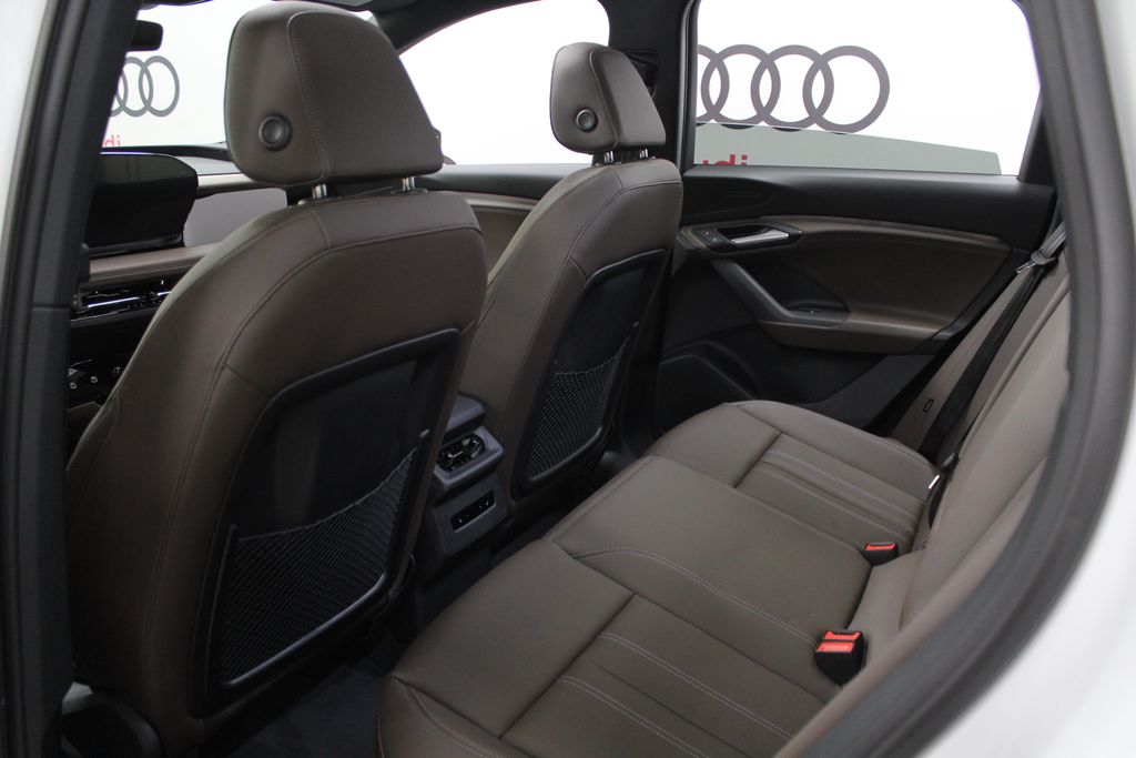 2025 Audi e-tron Premium 24