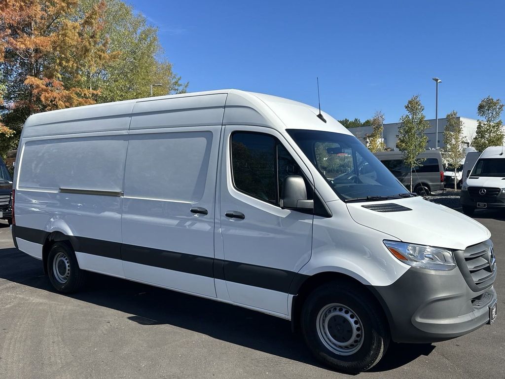 2023 Mercedes-Benz Sprinter 2500 Cargo 170 WB 2