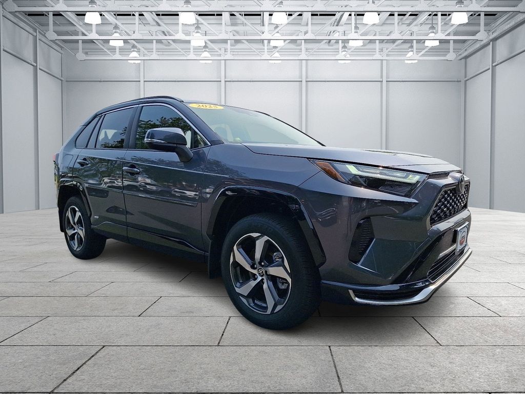 2025 Toyota RAV4 SE 3