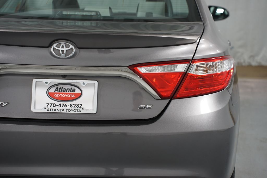 Thumbnail: 2017 Toyota Camry - 10