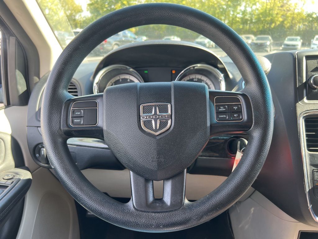 Thumbnail: 2016 Dodge Grand Caravan - 12