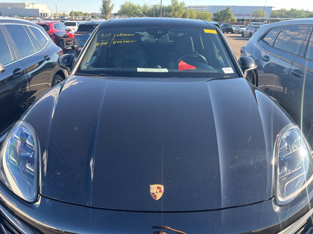 Used 2019  Porsche Base image 2