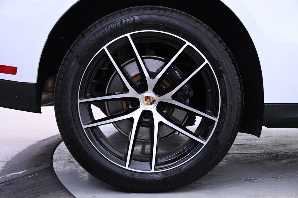 Thumbnail: 2024 Porsche Macan - 17