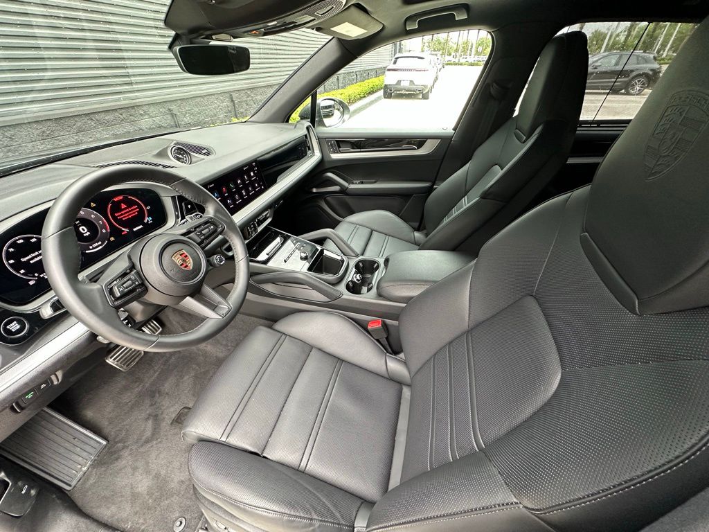 Thumbnail: 2025 Porsche Cayenne - 4