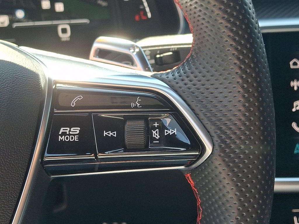 Thumbnail: 2021 Audi RS 6 - 23