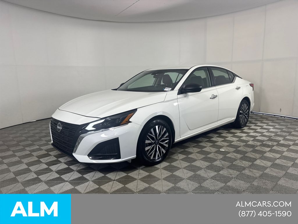 Glacier White 2025 Nissan Altima Sedan Front-Wheel Drive Continuously Variable Transmission