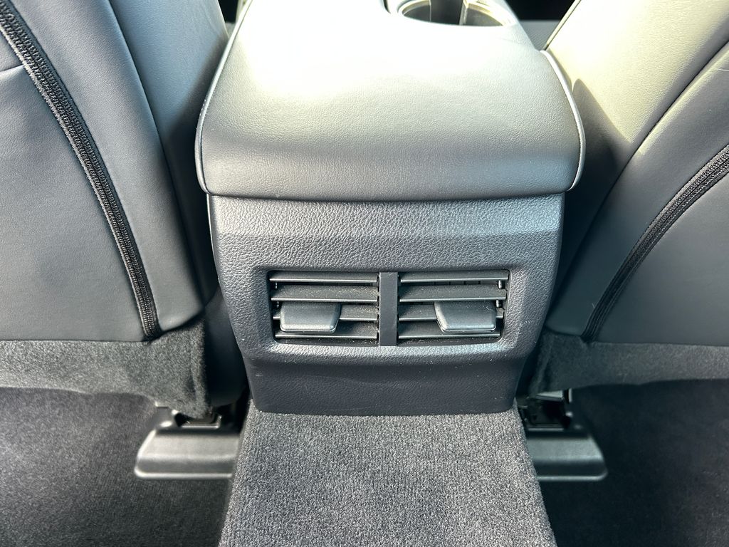 2018 Lexus IS 300 32