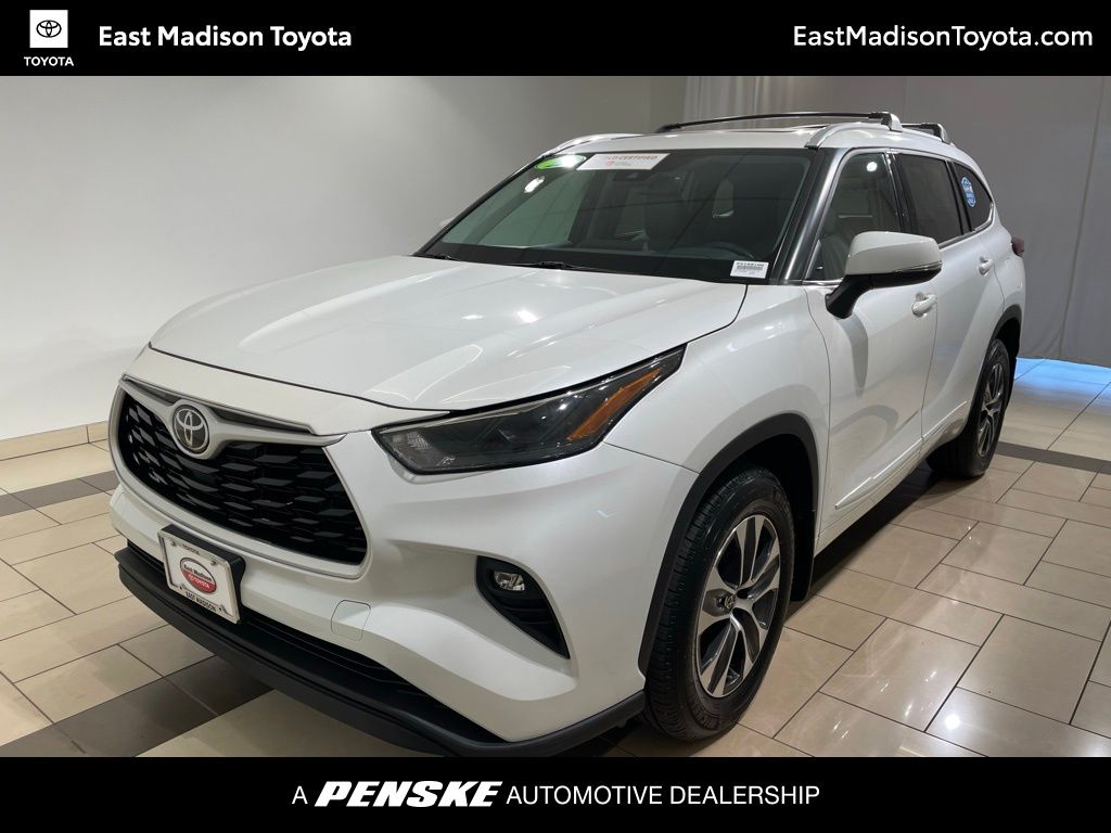 2022 Toyota Highlander XLE -
                Madison, WI