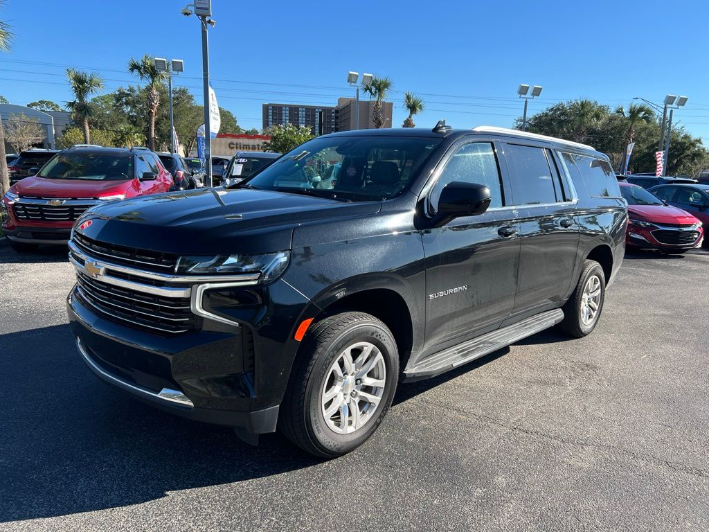 2022 Chevrolet Suburban LT 2