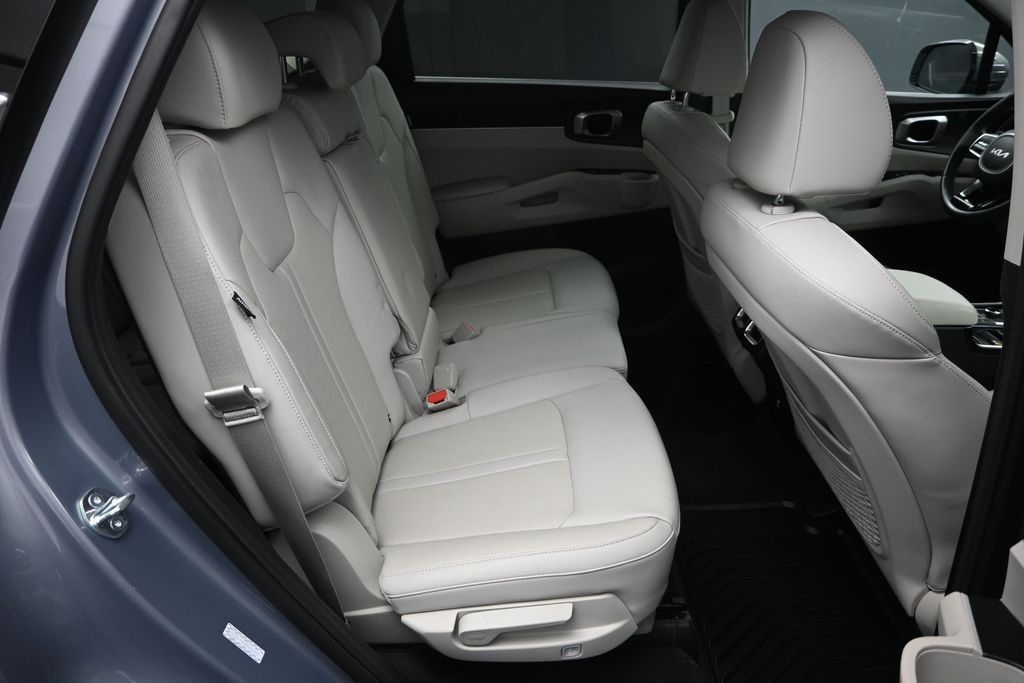 2025 Everlasting Silver Kia Sorento S AWD SUV