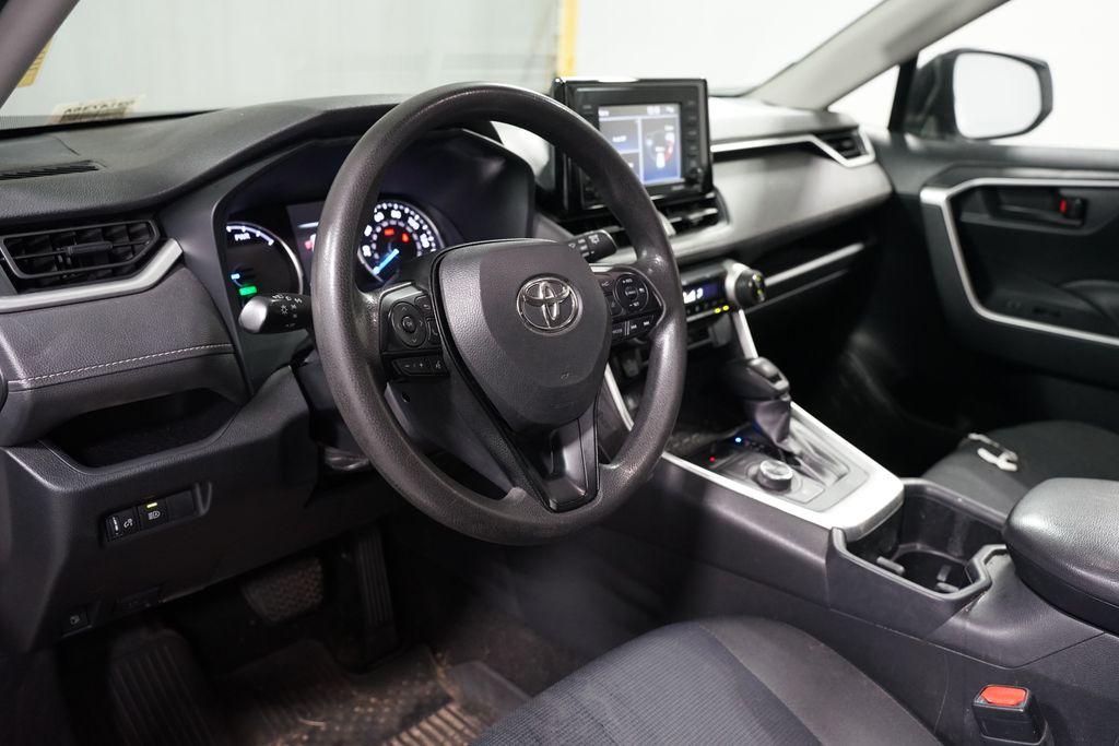 Thumbnail: 2022 Toyota RAV4 - 7