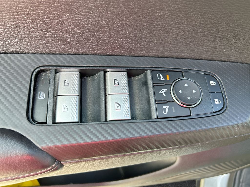 Thumbnail: 2024 Mitsubishi Outlander - 13