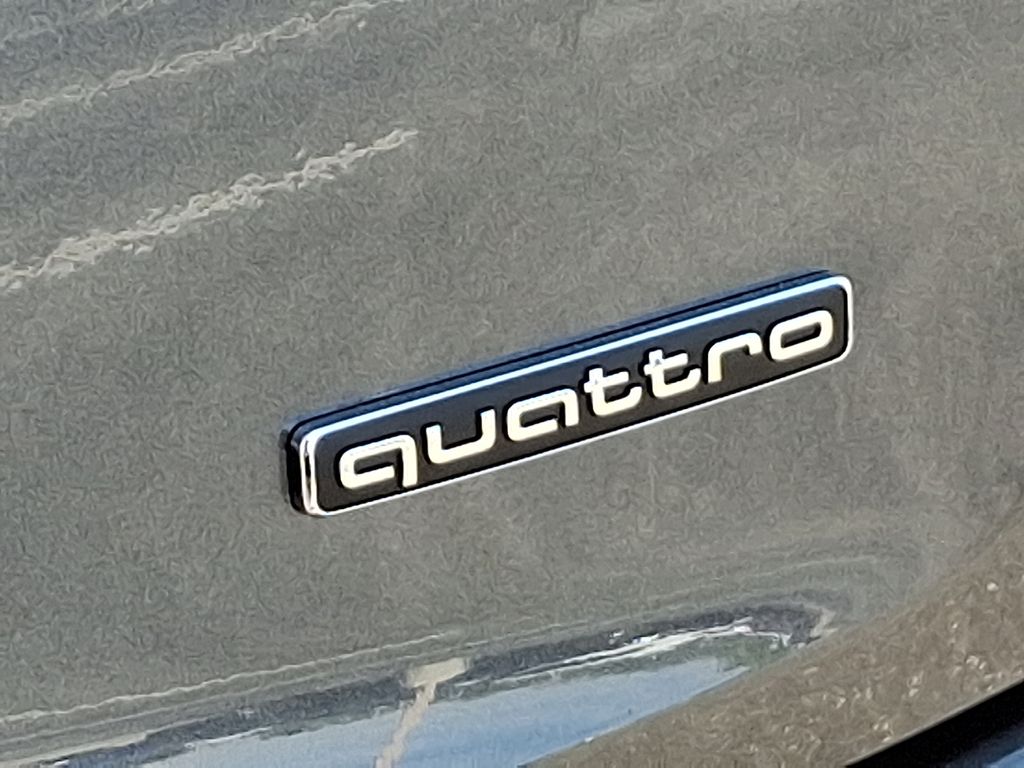 2025 Audi Q5 e Premium Plus 12