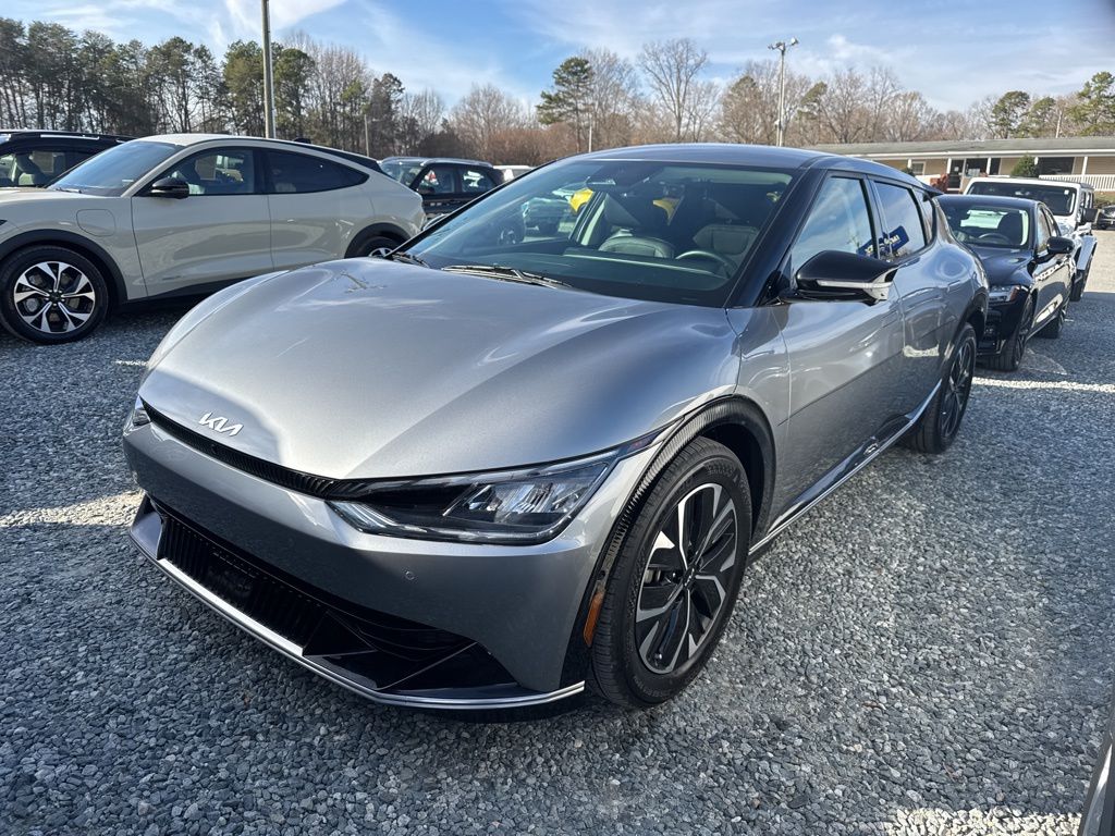 2022 Kia EV6 Wind's photo