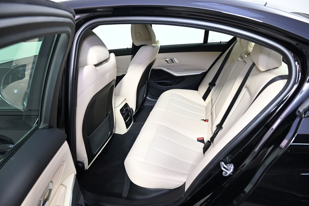 Thumbnail: 2023 BMW 3 Series - 24