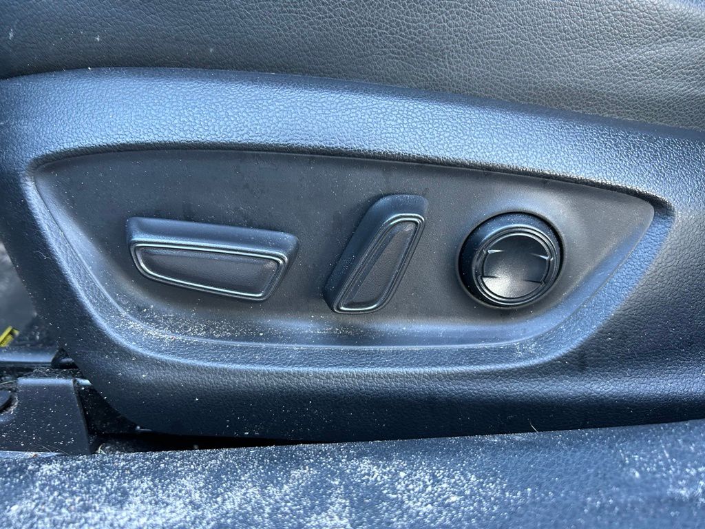 Thumbnail: 2024 Toyota Camry - 16