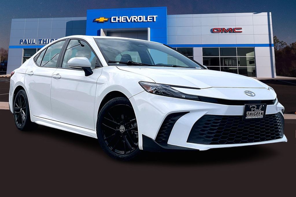 White 2025 Toyota Camry XSE FWD Sedan Front-Wheel Drive Continuously Variable Transmission