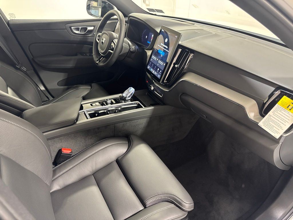 New 2026 White Volvo T8 Ultra Black Edition image 27