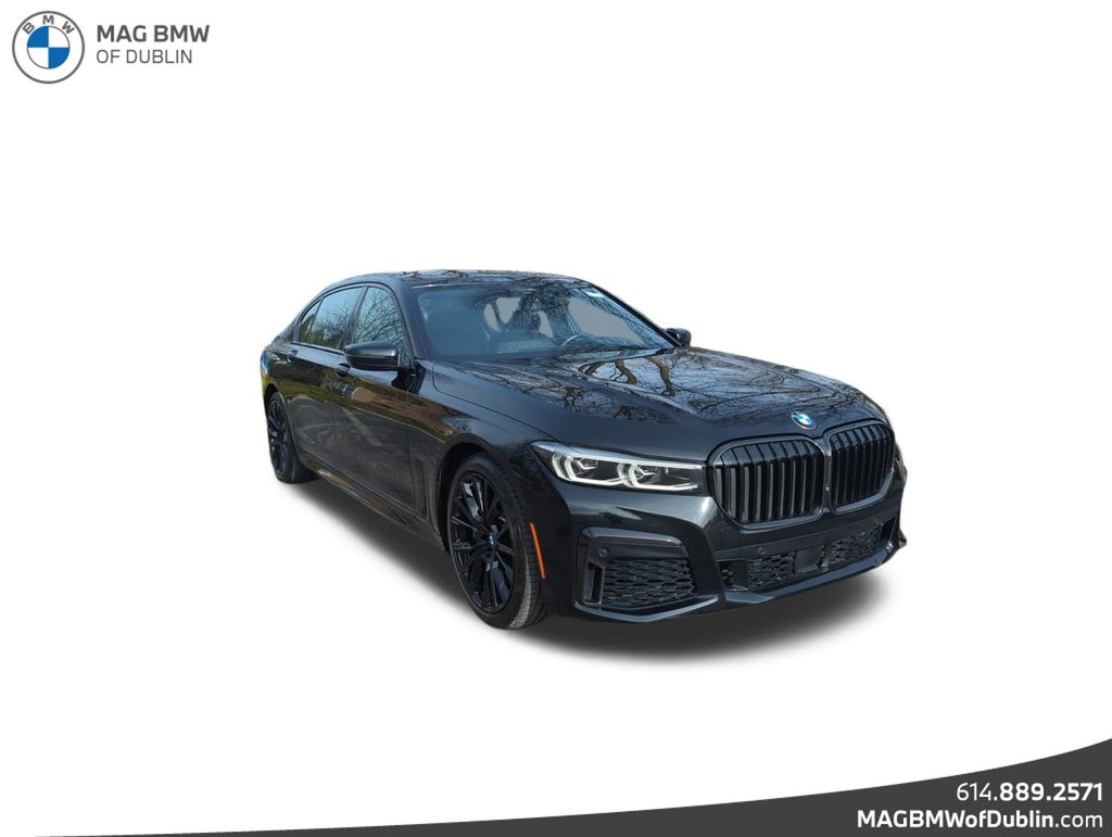 /2022 BMW 750