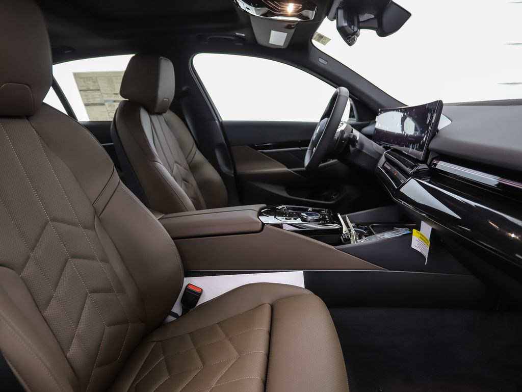 Thumbnail: 2026 BMW 5 Series - 32