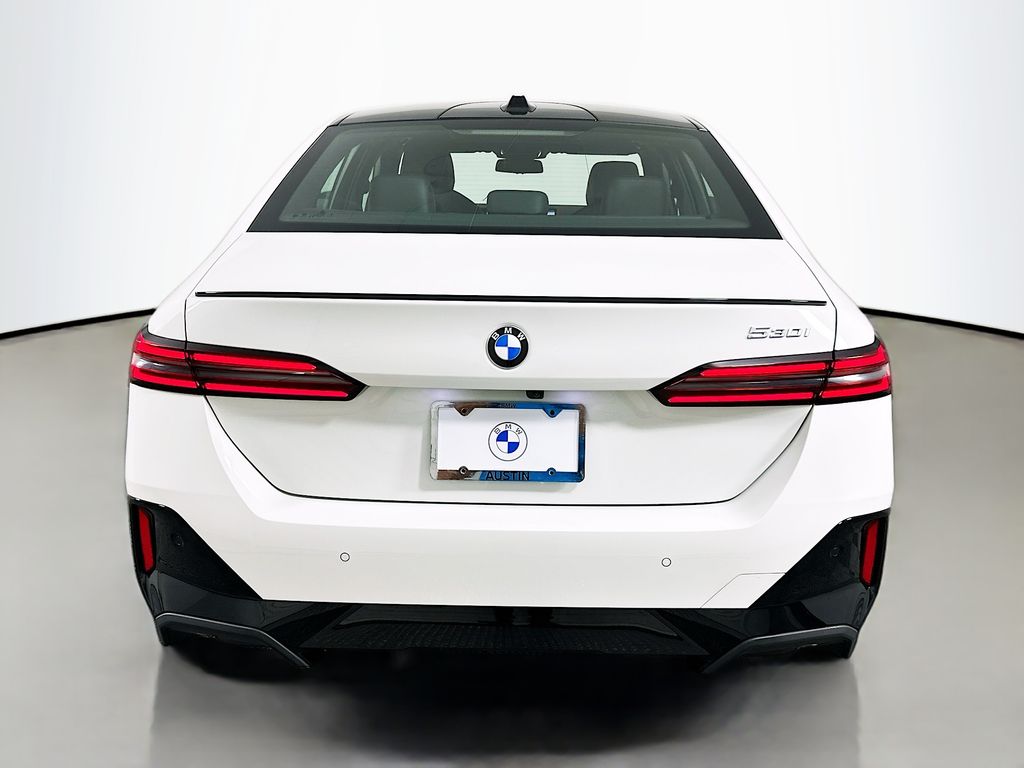 Thumbnail: 2025 BMW 5 Series - 6