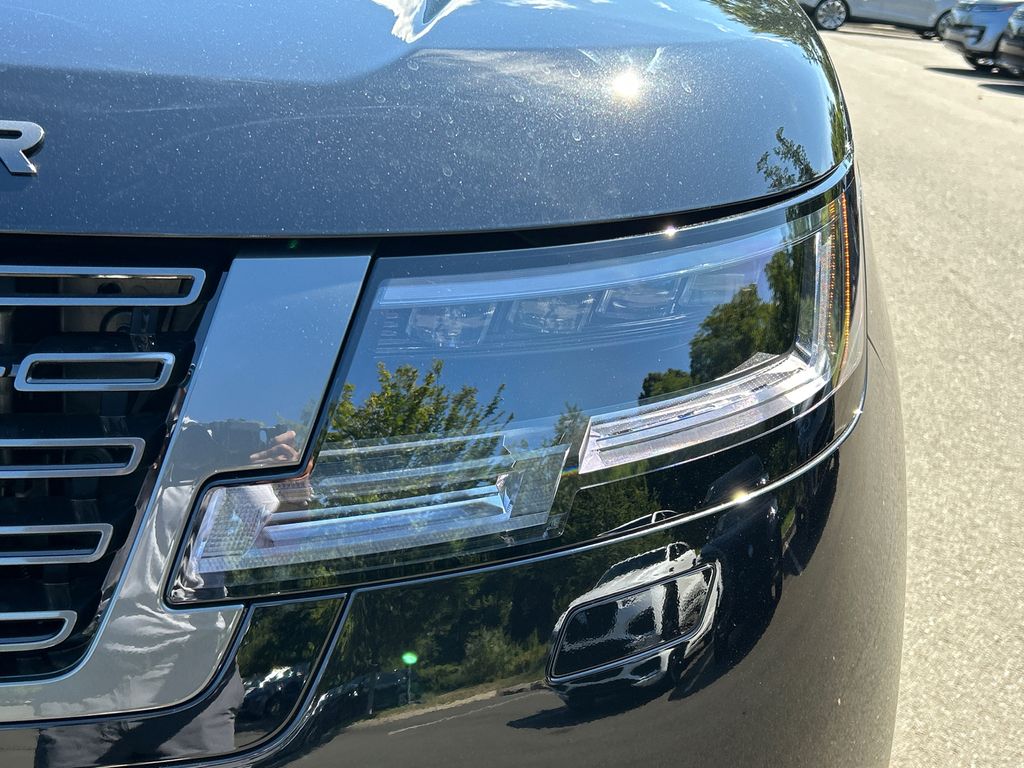 new 2025 Land Rover Range Rover Plug-In Hybrid car, priced at $130,292