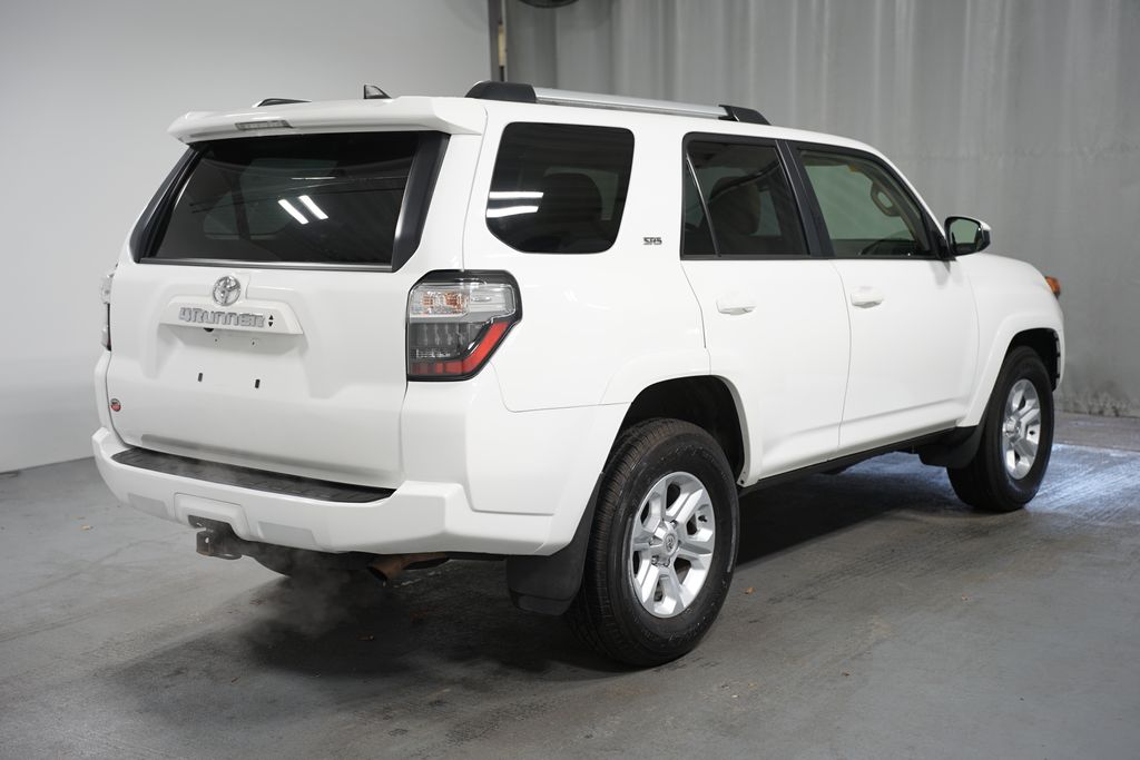 2022 Toyota 4Runner SR5 8