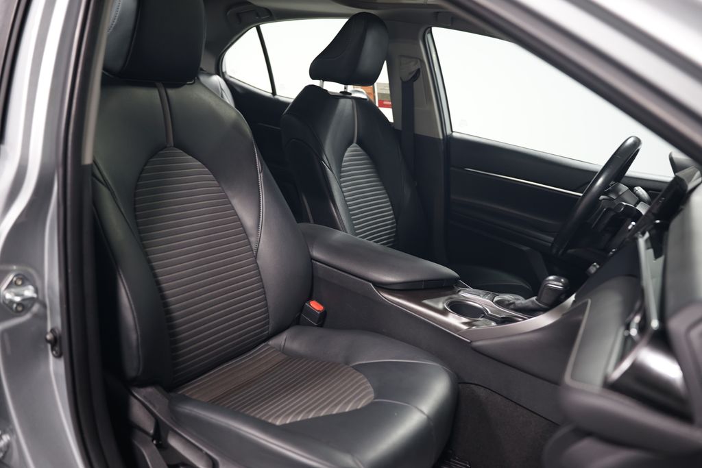 2022 Toyota Camry SE 28