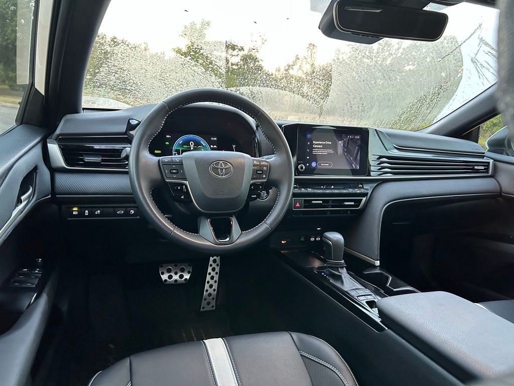 2025 Toyota Camry SE 12