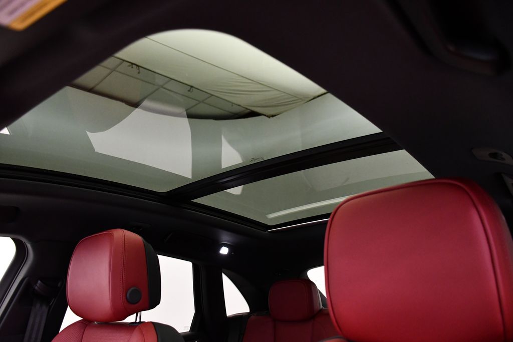 Thumbnail: 2025 Porsche Macan - 19