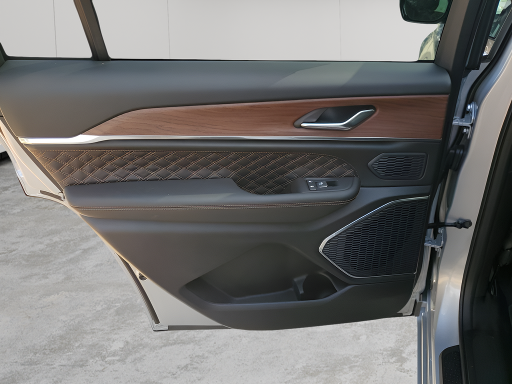 New Car 2025 Jeep Grand Cherokee L  Summit For Sale Under $70,000 In Austin, Texas