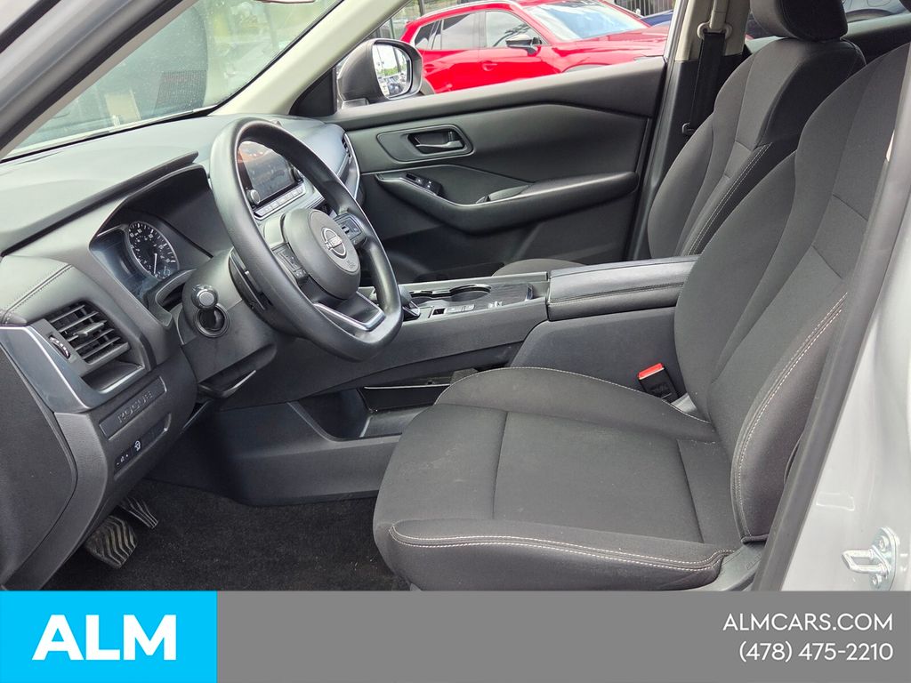 Used 2024 Silver Nissan S image 7