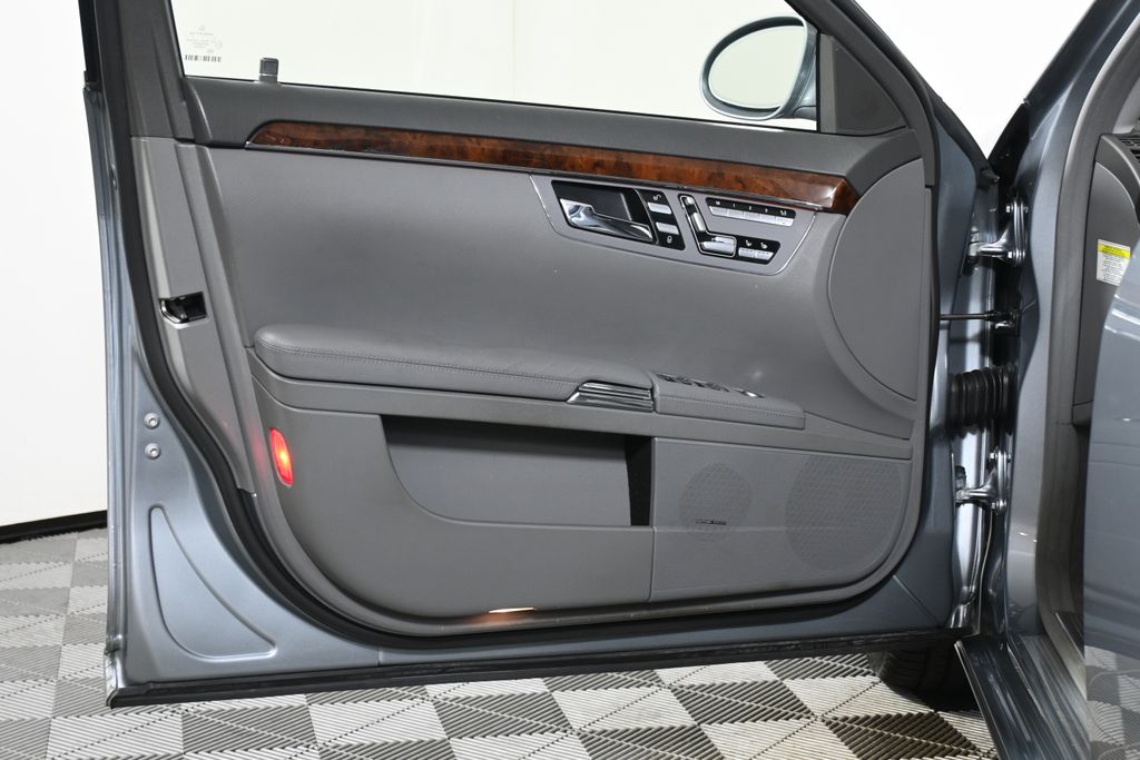 Thumbnail: 2008 Mercedes-Benz S-Class - 29