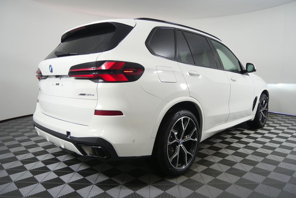 Thumbnail: 2026 BMW X5 - 3