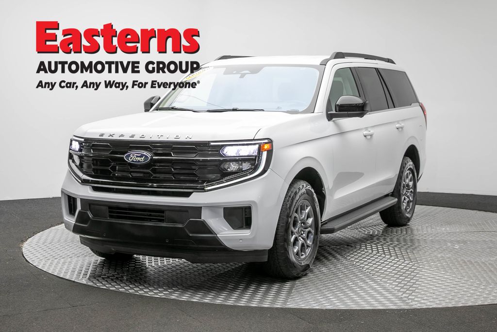 Oxford White 2025 Ford Expedition SUV / Crossover Four-Wheel Drive Automatic