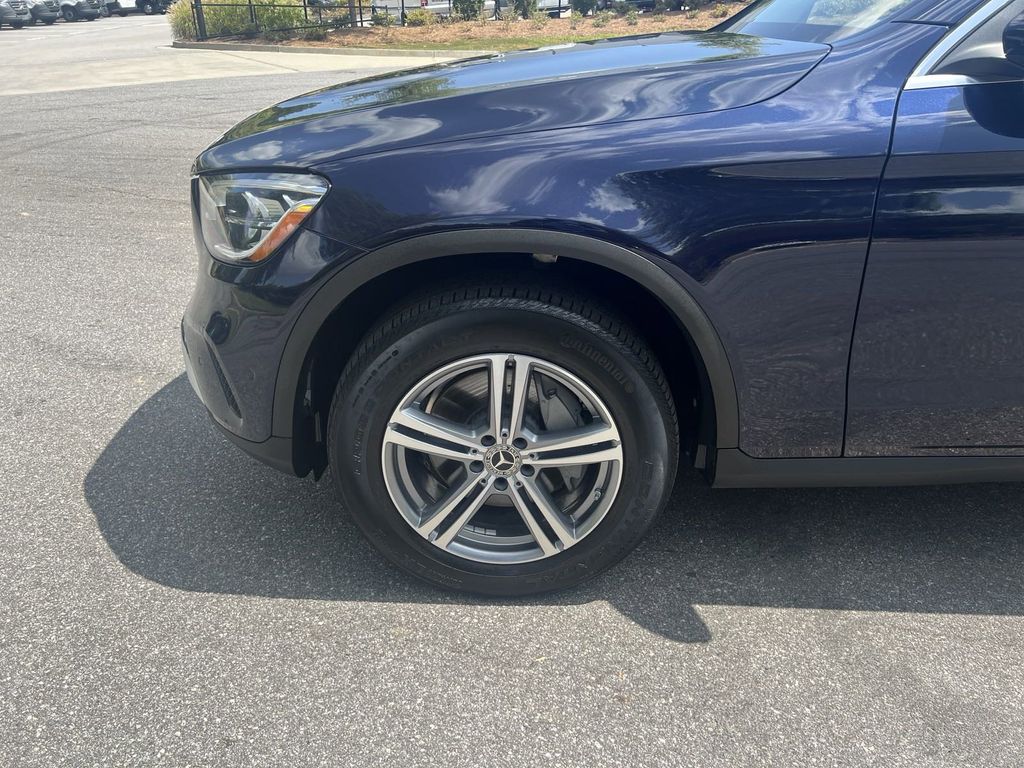 2021 Mercedes-Benz GLC GLC 300 12