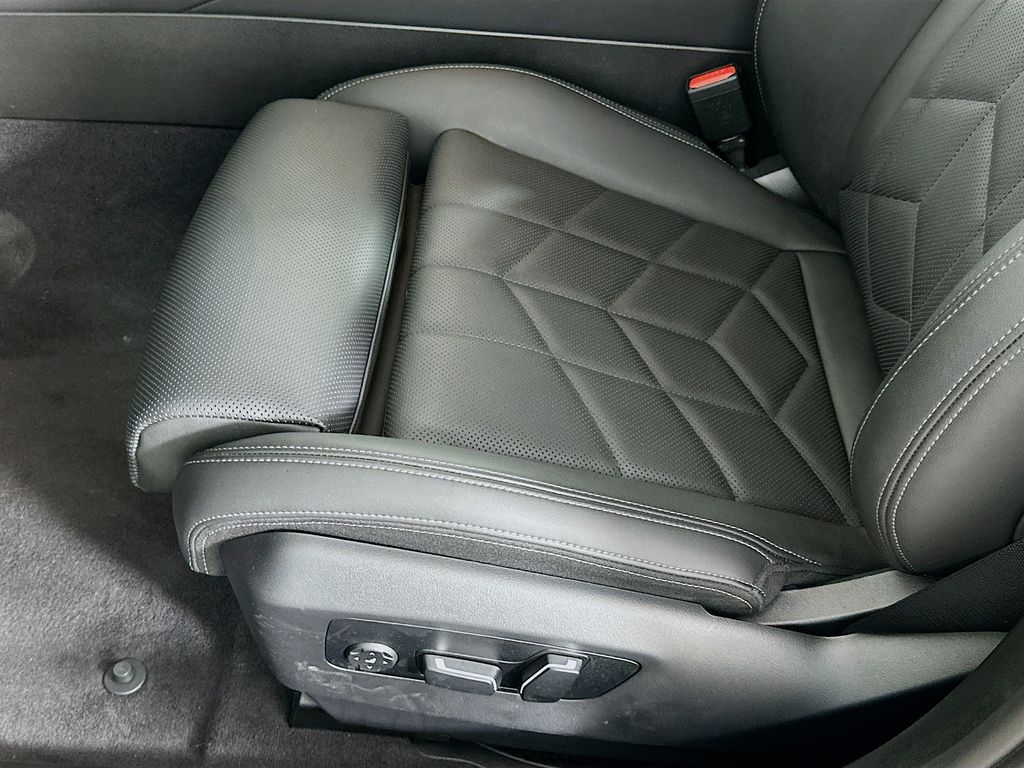 Thumbnail: 2024 BMW 5 Series - 20