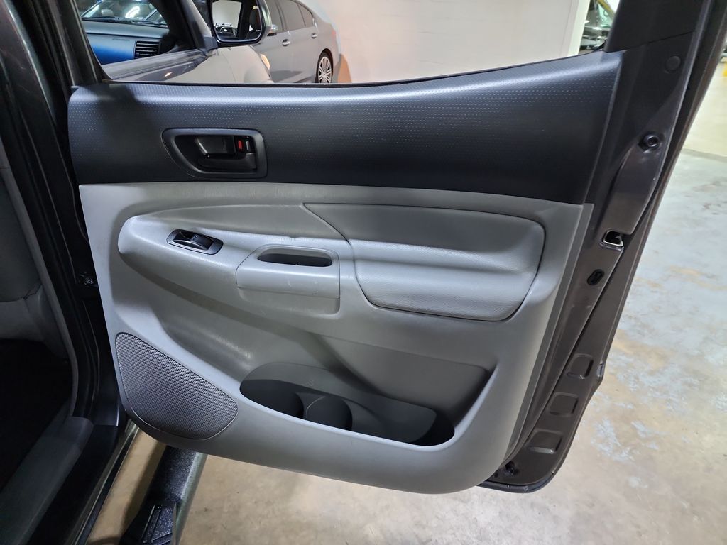 2014 Toyota Tacoma V6 photo