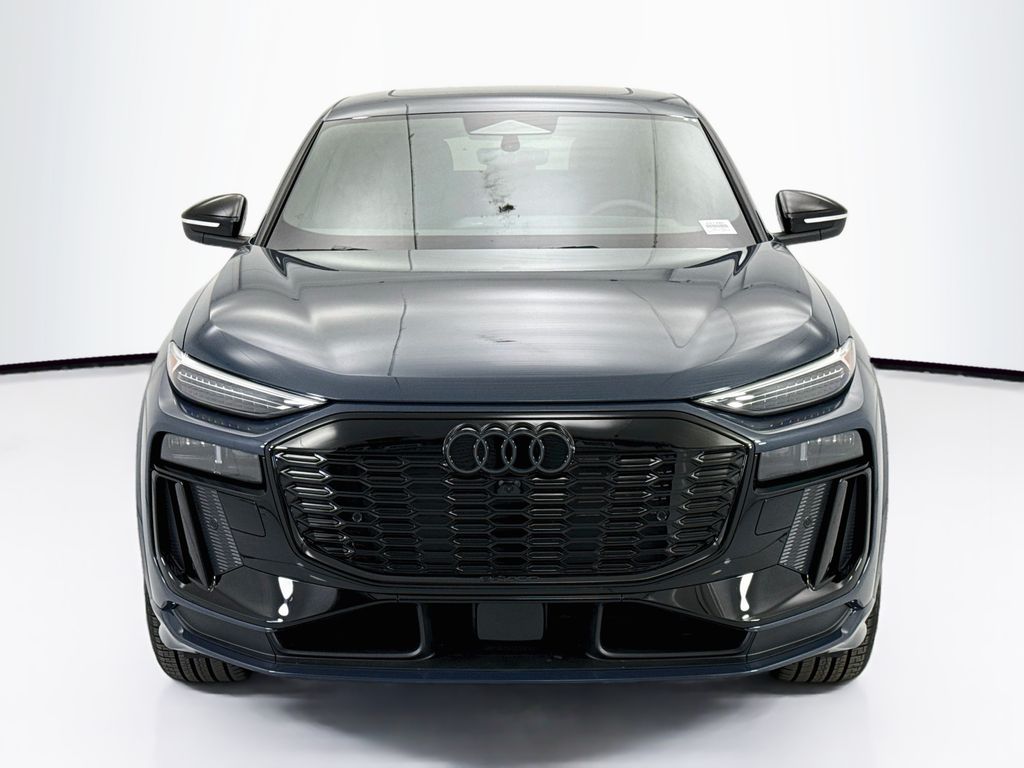 Thumbnail: 2027 Audi Q6 e-tron - 2
