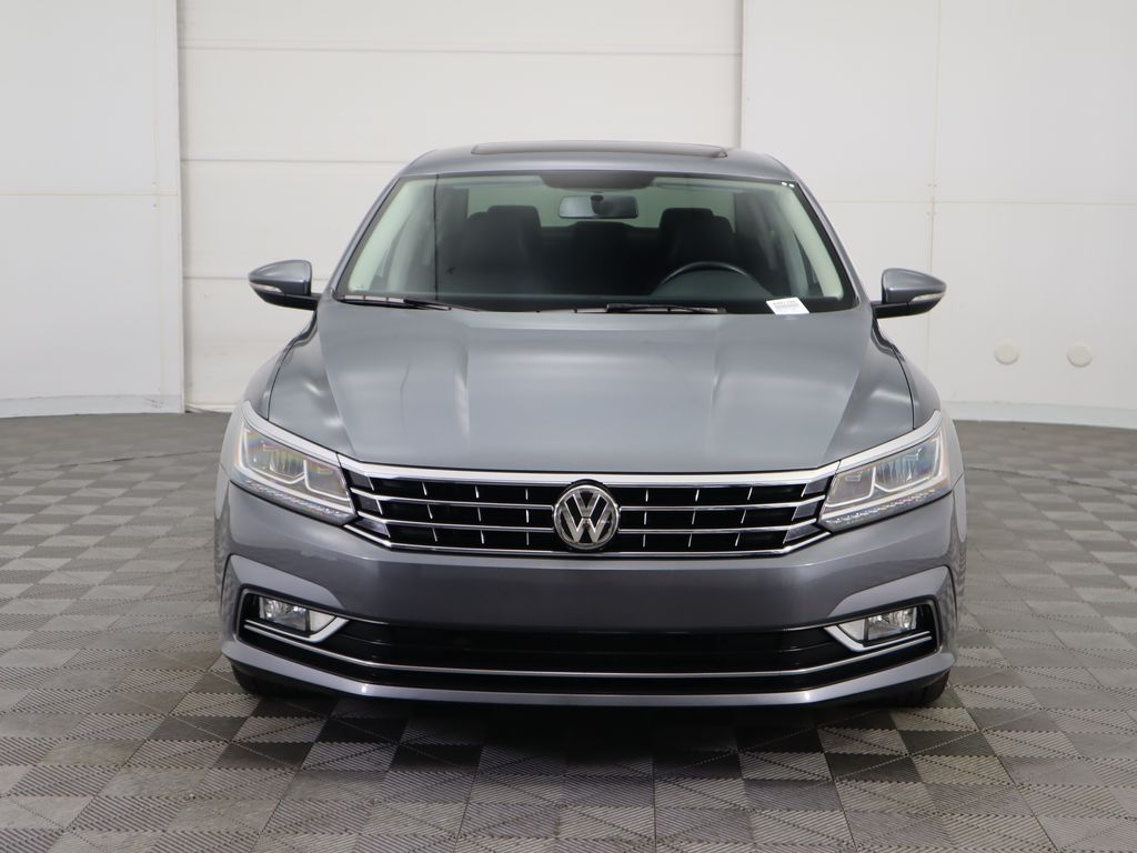 2017 Volkswagen Passat SE 2