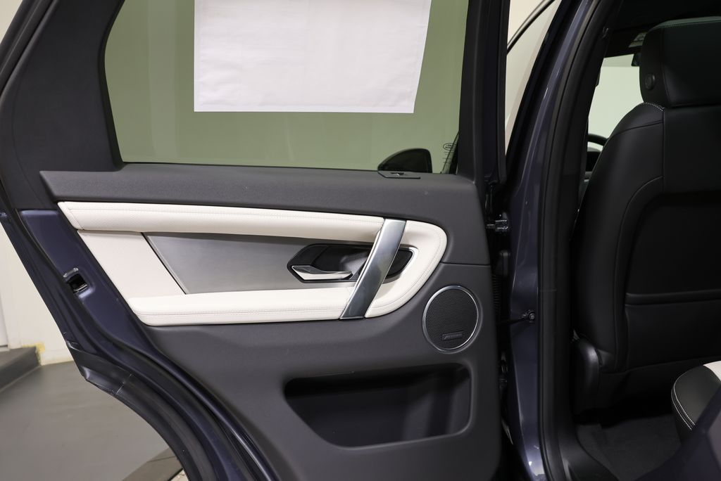 Thumbnail: 2026 Land Rover Discovery Sport - 30